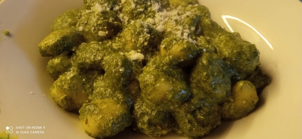Gnocchetti di patate al pesto di cicoria e robiola