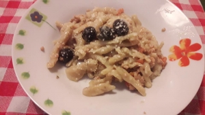 Gnocchetti, ragù in bianco con olive