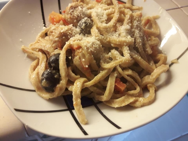 Fettuccette integrali polpette e olive