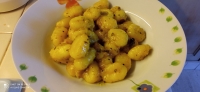 Gnocchi con pesto di kiwi e zucchine