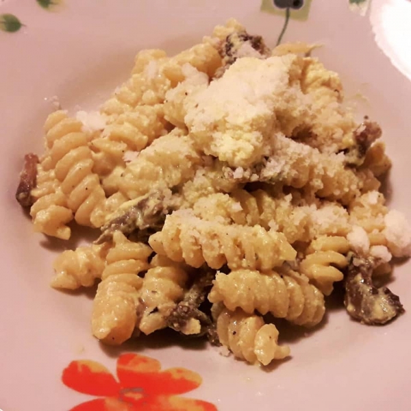 Fusilli cremosi ai funghi