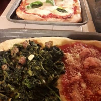 Schiacciata romana ... Friarielli e salsiccia, pomodoro e mozzarella, peperoni, prosciutto cotto