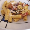 Rigatoni zucchine e pomodorini con guanciale e pecorino