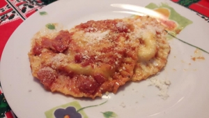 Ravioli al sugo