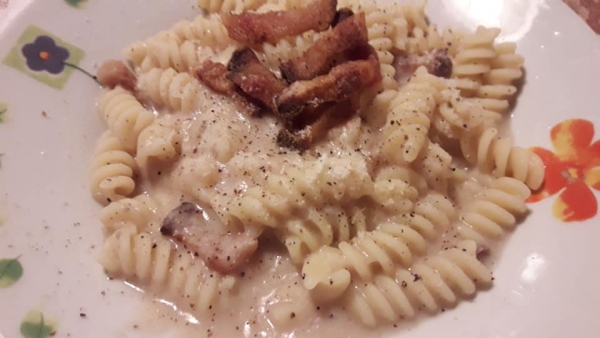 Fusilli crema di cannellini e guanciale