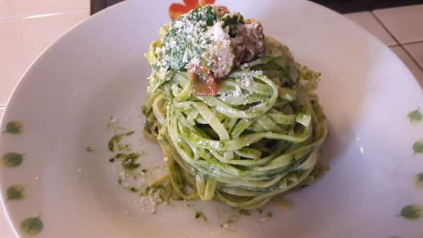 Tagliolini salsiccia e pesto di spinaci