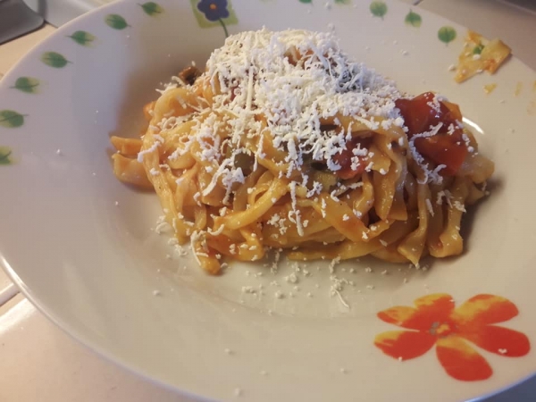 Tagliolini asparagi e pomodorini 