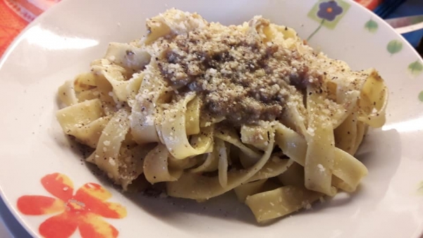 Fettuccine all'uovo con crema di melanzane
