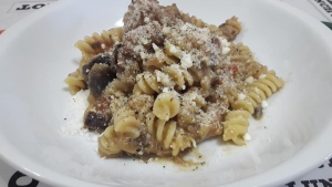 Fusilli melanzane e salsiccia