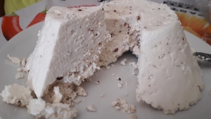 Caciottina di primo sale al pepe