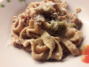 Fettuccette integrali guanciale e asparagi