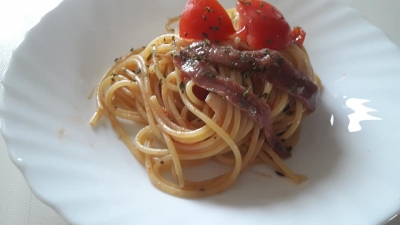 Spaghetti alici e pomodorini